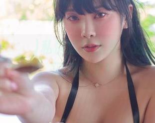 Dami(퀸다미)私房旗袍合集，这颜色配的，闪到我了！