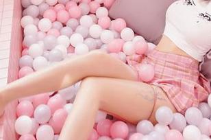 Feilin嗲囡囡 - Hana妹的眼镜其实是为美图量身定制的？！