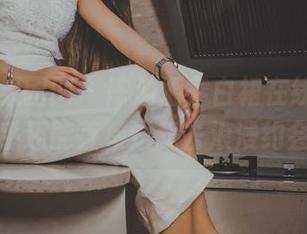 GIRLT果团网 - 陈迪娅穿白裙在线，图片似乎还能直接送我去浪漫约会！