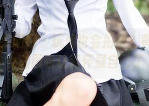 GIRLT果团网 - 玩偶也会拍照？黄歆苑的女孩图包让我怀疑自己了