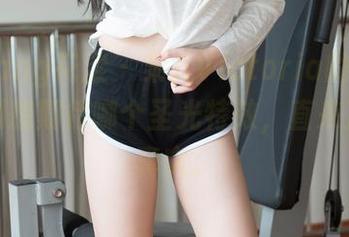 HuaYang花漾 - 果儿Victoria的黑丝图集，别想期待哪个圣光特效，直来直去最真实。