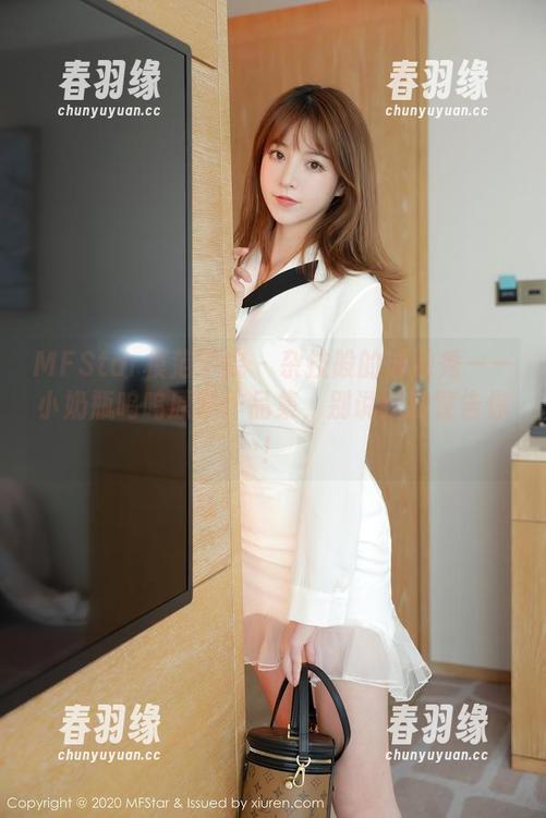 MFStar模范学院 - 杂技般的泳池秀——小奶瓶呜呜原图作品集，别说我没警告你！