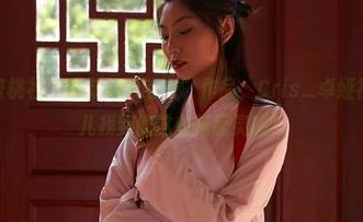 MiiTao蜜桃社 - 最新的“毛衣”作品，Cris_卓娅祺到底在哪儿找到的这些搭配灵感？