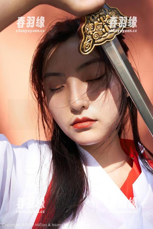 MiiTao蜜桃社 - 免费领取小草莓Berry的丝袜图册，可别想着划水哦