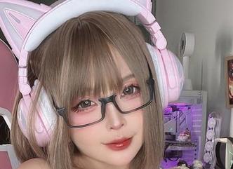 SayoMomo带着Lynette的乳胶内衣装闪亮登场，这组原图让你蠢蠢欲动！