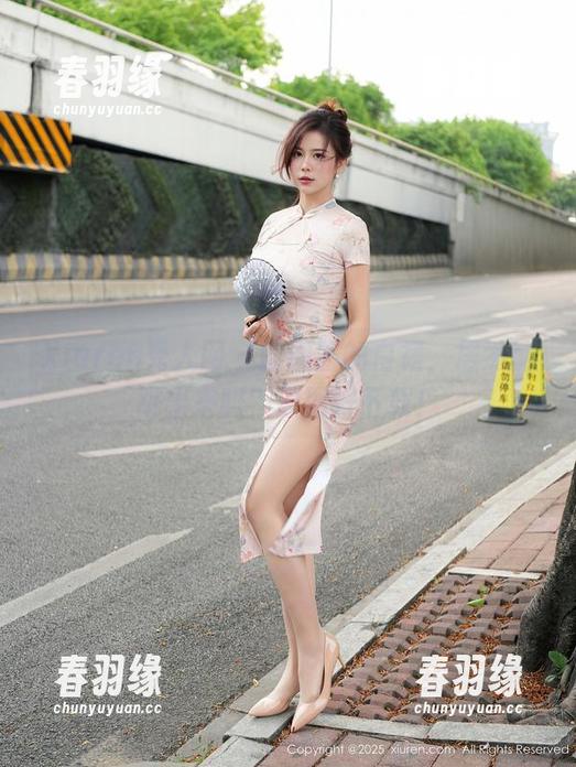 Xiuren秀人网 - 圆圆酱的白裙，居然能跳出来吗？原图好下载！
