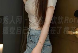 Xiuren秀人网 - 看这组软软Roro的粉色作品，感觉自己都被裹在了棉花糖里！