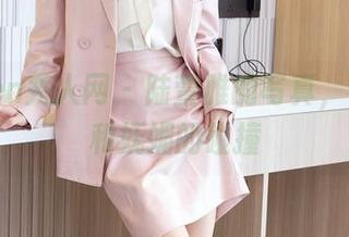 Xiuren秀人网 - 陆萱雅的写真，裤里丝和妩媚的碰撞