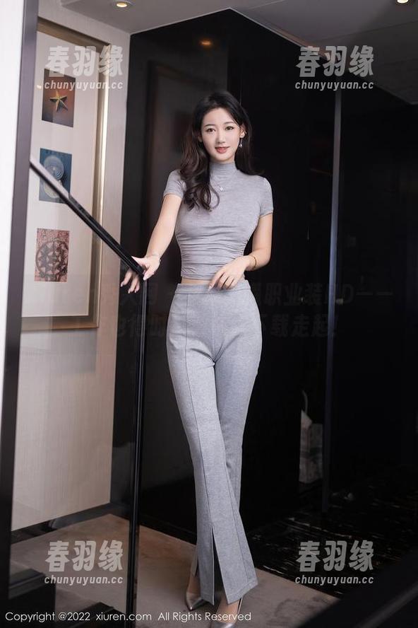 Xiuren秀人网 - 龙泽美曦职业装HD——工作也得时髦，快来下载走起！