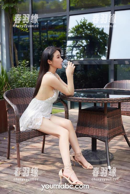YouMi尤蜜荟 - 合法萝莉新出的透明作品集，难道是在打脸老一套的审美？