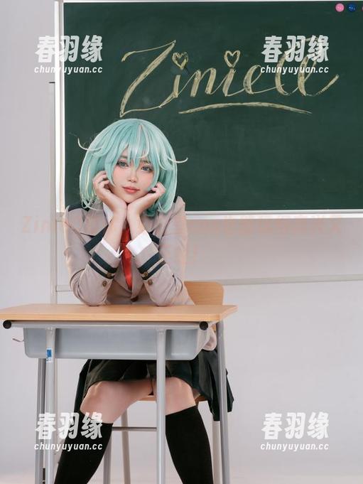 ZinieQ教你，办公室cos也能玩得高兴又正经！