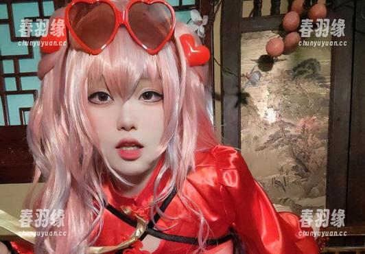 又一波七七娜娜子学妹的cos套图，眉眼倒是挺勾人的。