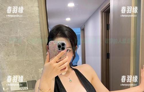 微密圈 - 不爱笑的赛琳猛戳豆荚：豹纹连体合集，敢穿的人就是不一样呀！