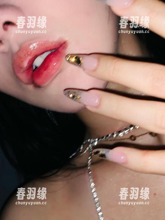 微密圈 - 用心看见福利，不爱笑的赛琳的图包真舍得！