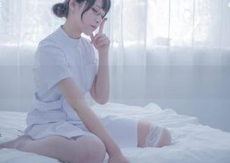 看看你十七鸽，宿醉毛衣里的私拍小片段。