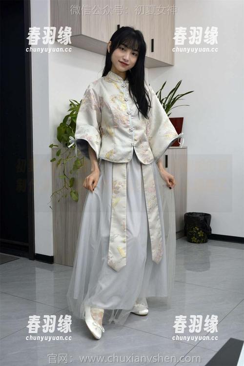 初夏女神 - 把“古往今来”变成安妮的定制作品，她这是在玩讽刺吗？我太理解了…