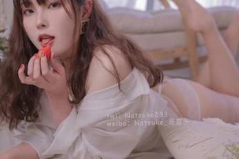 咦，夏夏子校服新挑战？高清套图陪你放飞自我