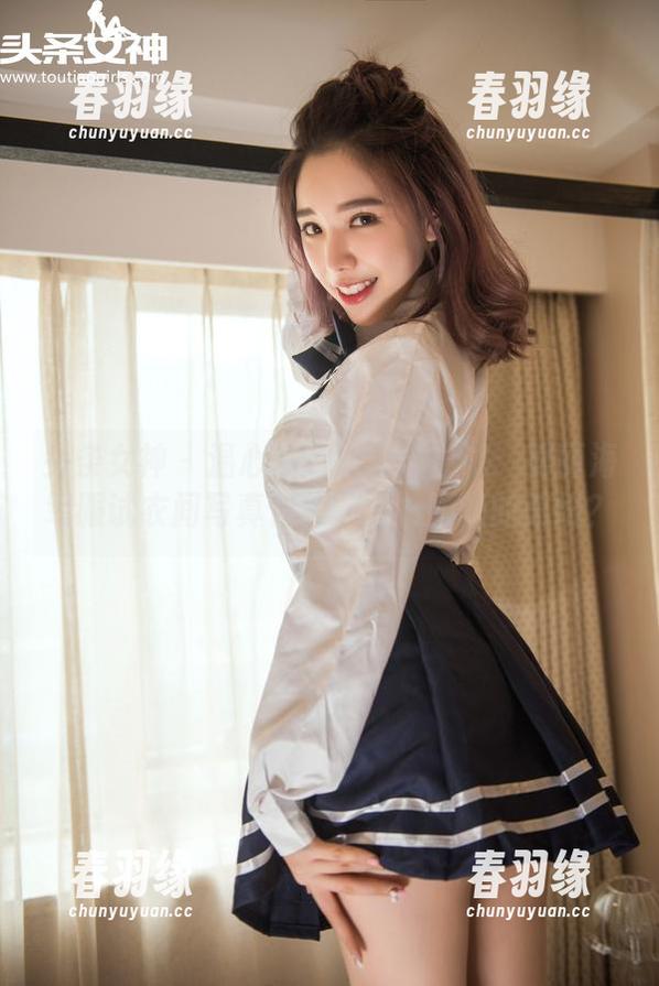 头条女神 - 温心怡的摇摆与尝试：瑰丽海军服试衣间写真合集，回归顺畅的航线？