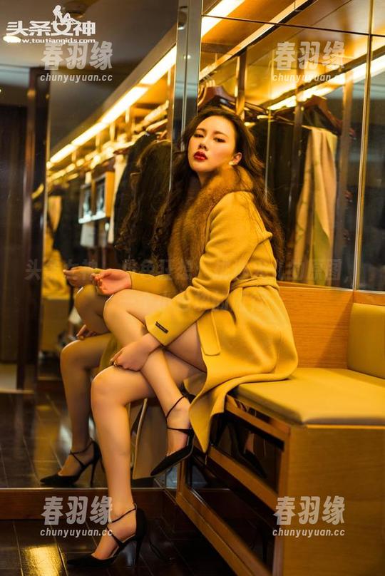 头条女神 - 粉色狂想：挑选火儿的原图，一个小色块的旅行