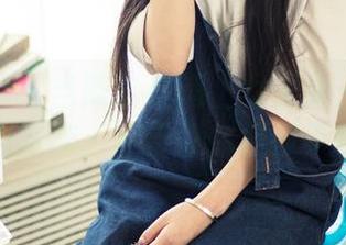 头条女神 - 当陈怡曼遇上女王妆：原图看得心痒痒，更新让你忍俊不禁！