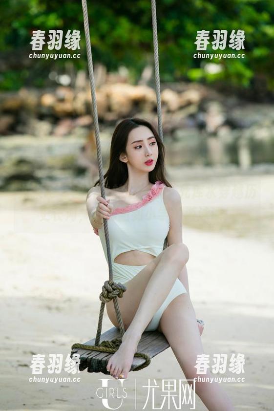 尤果网 - 图片中的赵娜娜，死库水穿越历史长河，仿佛回到小学的游泳课！