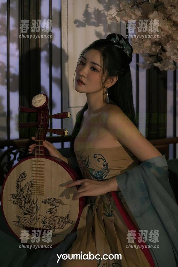 尤蜜荟 - 除了沙滩，柚柚酱在比基尼里的福利图集值得你放慢脚步，偶尔犒劳一下眼睛。