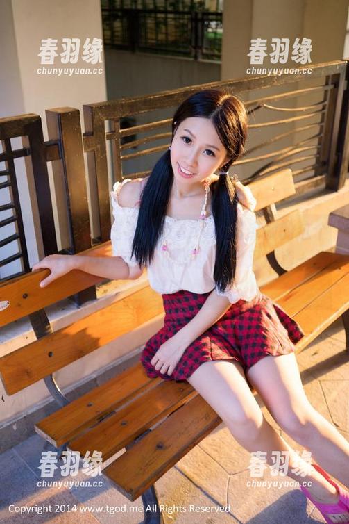 推女神 - 陈嘉嘉Tiffany在图库做的这个幼教白领OL造型，明明甜美却又透着一丝俏皮。