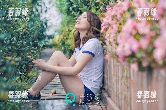 推女神-颖莹儿YY 推女神 - 颖莹儿YY的学妹合集,照片里透露着年轻的悸动