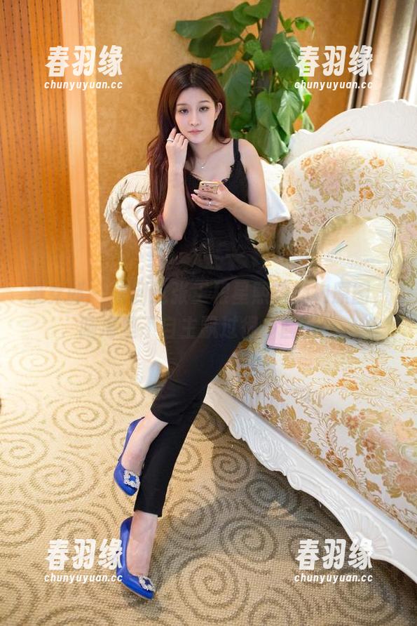 推女郎 - 看到这张王根星熙的旗袍原图，脑海里不自主飘过很多画面！