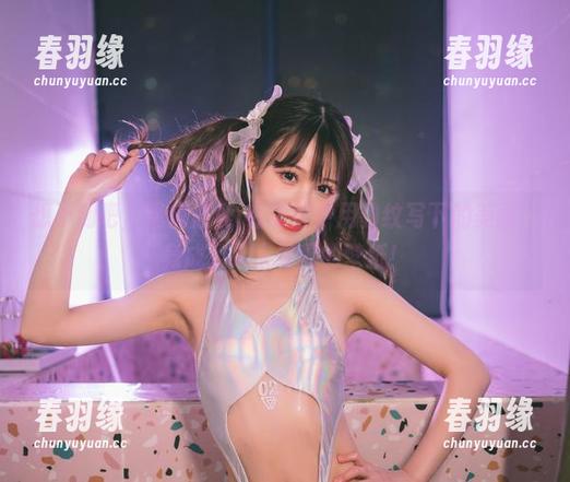 想不到吧，星黛鹿鹿i在罩纱中用豹纹写下的美图，竟成了人人羡慕的壁纸！