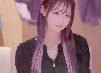 喂，大伙注意，月城委员会的新资源有狐娘巫女，不得不说，这姿态