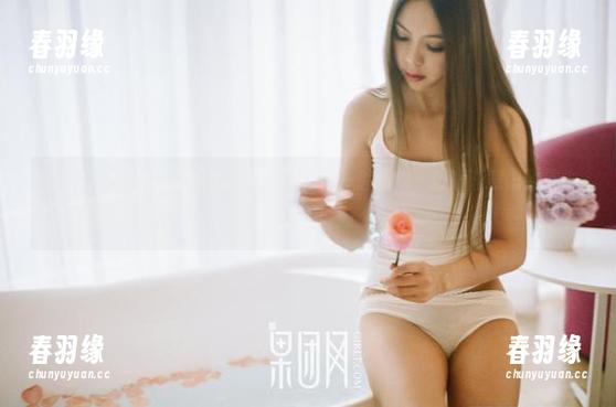 果团网 - 我对周妍希的“女友”作品一脸懵逼，却渐渐意识到迷失其中也蛮好的。