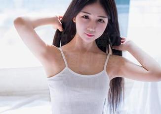 果团网 - 这睡衣也太有魔力了吧：萌神妹妹原图小清新，套图却是妥妥的人间尤物。