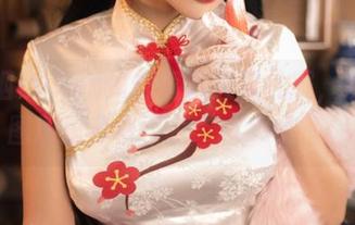 看柘烟Zuken如何驾驭大凤礼服，照片和图册里藏着不少“小心机”。