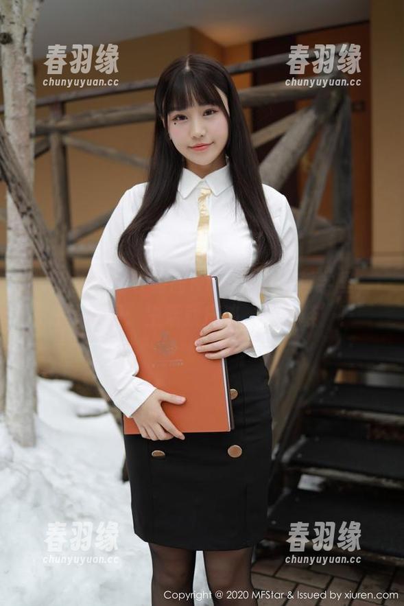 模范学院 - 在茜茜Kimi的裸足哲学里，在线原图：生活就应该‘不穿鞋’！