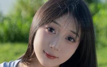 随意翻看就ولت，浅安安的“无圣光”秀出了白貌美女的真实意图，原图和想象中完全不符。