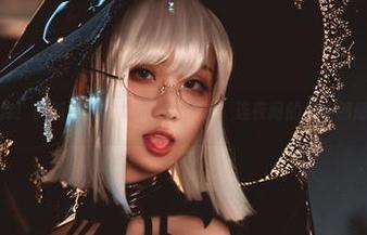 精选图库！瓦斯塔亚小龙虾穿上睡衣，连夜间的月亮都想偷看。