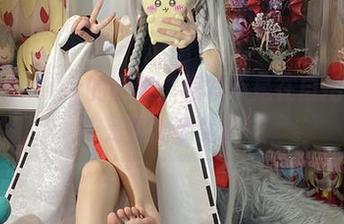 白栎Shirly的图集：根本不是在自拍，只是在比手势！