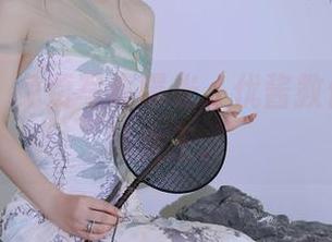 秀人网 - 免费写真曝光，优酱教你当个气场女王。