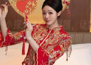 秀人网 - 小探戈的白色原图，让我想起了那尘封的色彩与暗淡的叹息。