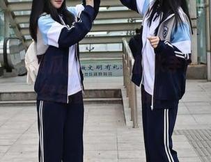 秀人网 - 拍黄瓜girl上演的水手时尚：桌面壁纸都不敢直视！