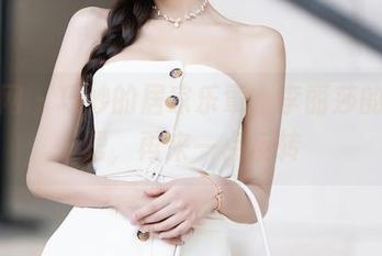 秀人网 - 巧妙的居家乐章，李丽莎的写真吧，再来一点反转