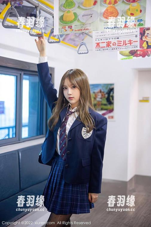 秀人网 - 陆萱萱cecillia美脚写真集，居然让人意外地想给她买双鞋。
