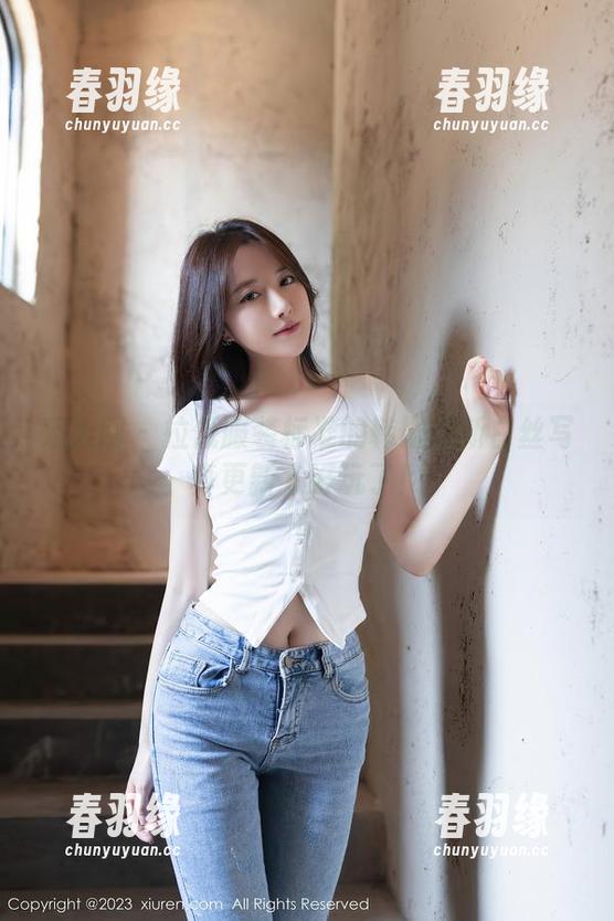秀人网 - 拉低服装标准的韩姗姗新白丝写真更新太好玩了！