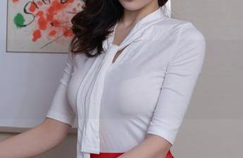 秀人网 - 来看看黄歆苑的自拍精选，保证让你眼前一亮！