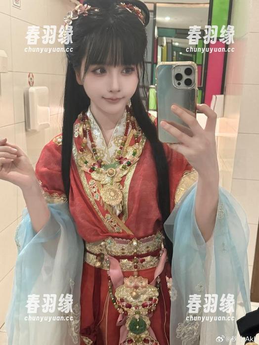 福利在哪里？秋山AkI带来了满满的少女气息