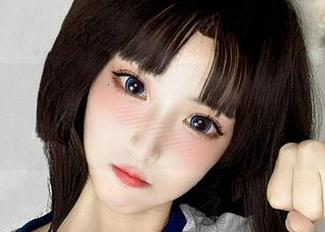 这是章鱼小童谣白衬衫热辣cos的原图吗？我得认真看