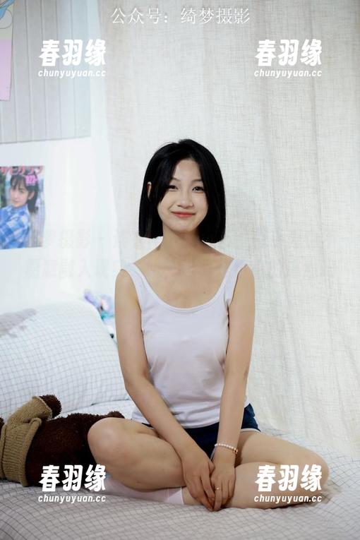 绮梦摄影 - 连衣裙下的小艺，似乎再也不愿意融入现实，哦，这算是小小的逃避吗？