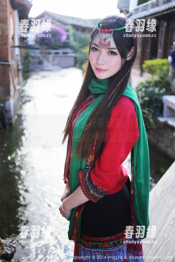 美媛馆 - 叶籽亿带着校服归来，图库里的画面和我们的高中回忆互撞了