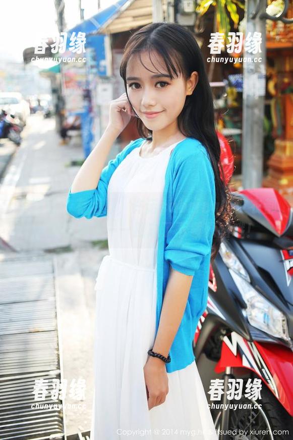 美媛馆 - 有点野，许诺sabrina的皮衣都顺势飘逸了——别忘了下载原图哦！